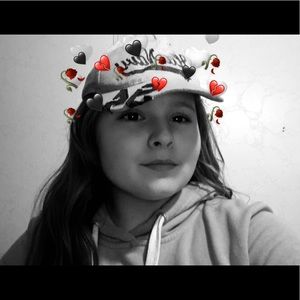 Meet your Posher, Chloe